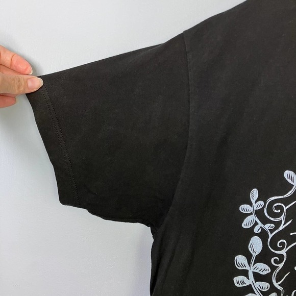 DISNEY The Nightmare Before Christmas Deadly Night Shade Black Graphic T-Shirt L - Picture 8 of 13